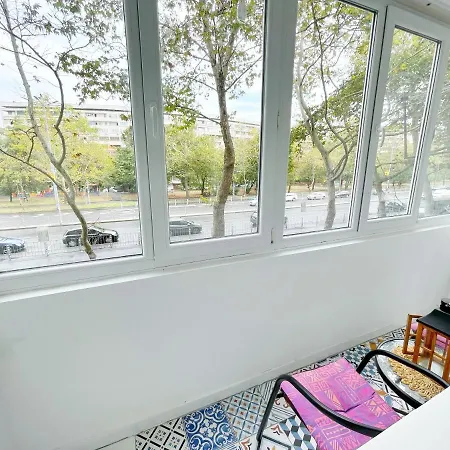 Апартамент Holiday Home *