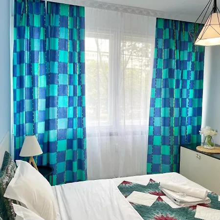 Апартамент Holiday Home Бургас
